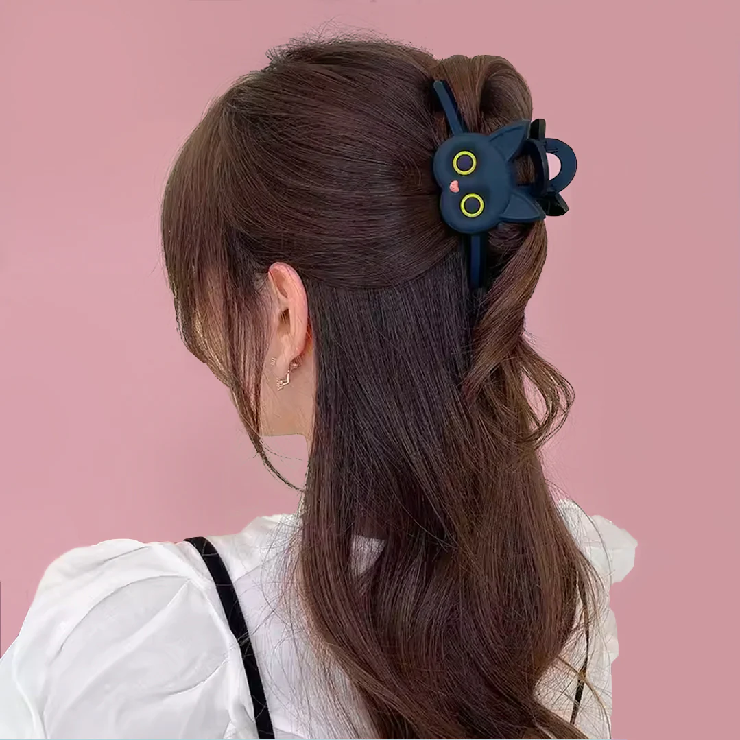 Kuro & Shiro Hair Clips (Set of 2) - Image 4