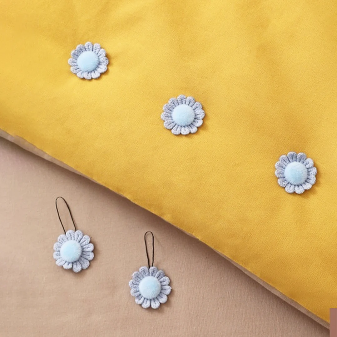 Pretty as a Daisy Duvet Pins Set (8 pcs) - Image 5