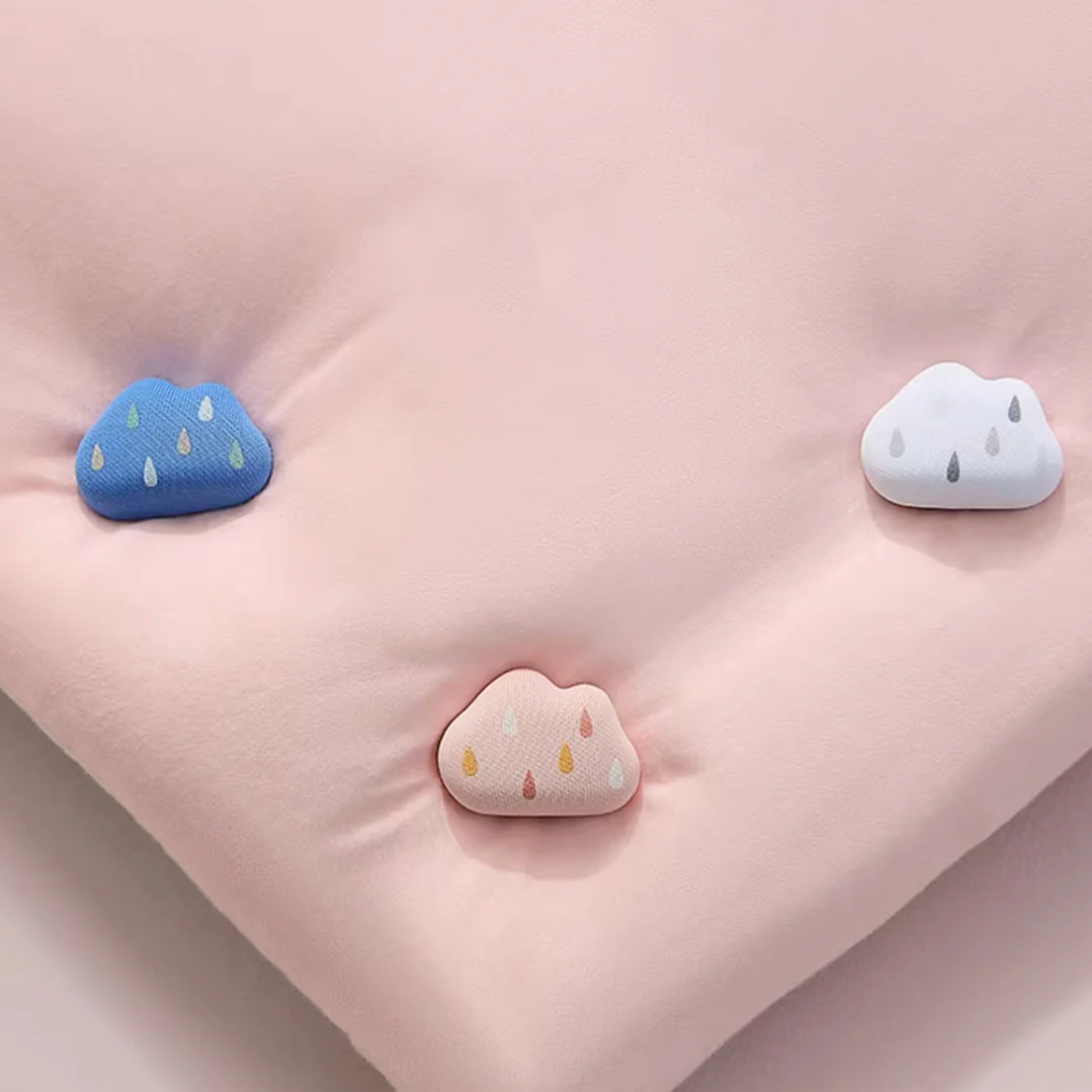 Rainy Cloud Duvet Pin Set (8 pcs) - Image 5